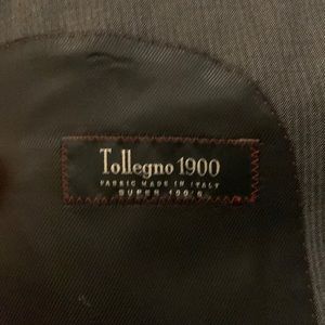 Italian made mens suit only worn once.